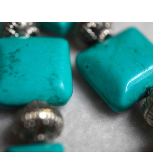 Southwestern FauxTurquoise Chunky Silver Tone Beaded Chunky Gently Worn Necklace - Picture 5 of 5